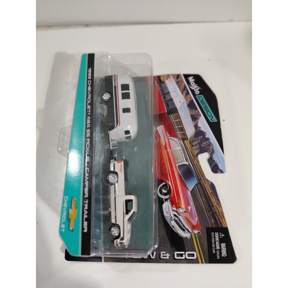 NIP Maisto Tow & Go 1:64 Die Cast 1993 Chevrolet 454 SS Pickup & Camper Trailer - Picture 4 of 5